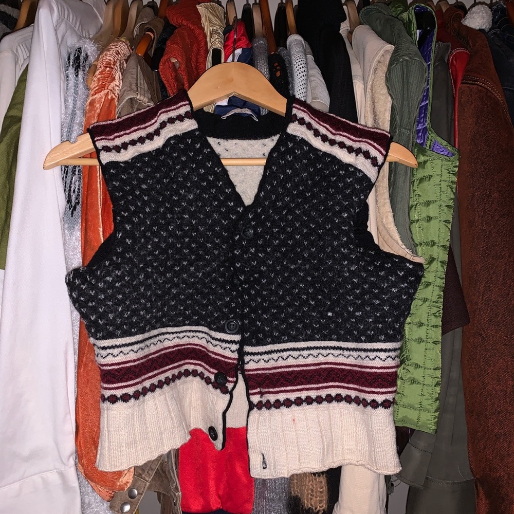 Sweater vest